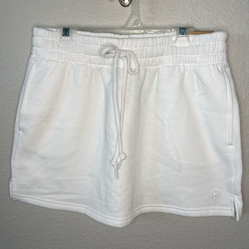 PINK Victoria’s Secret high waisted fleece white skirt small New with tags